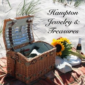 Luxury Treasure Chest Picnic Basket For Four